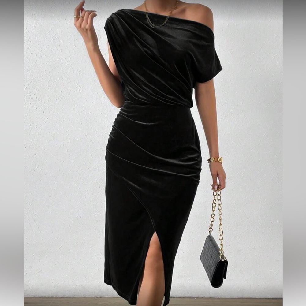 Elegant Black Velvet Dress
